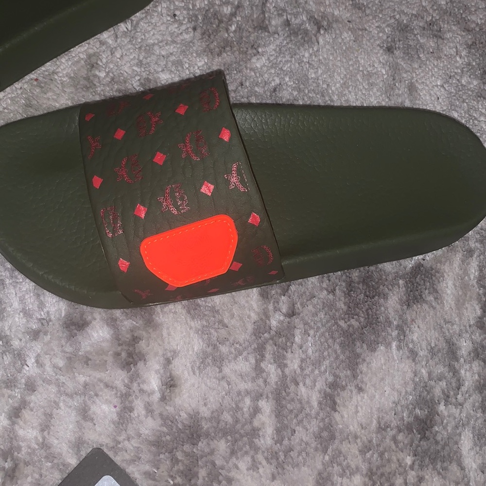 MCM slides *New* Authentic